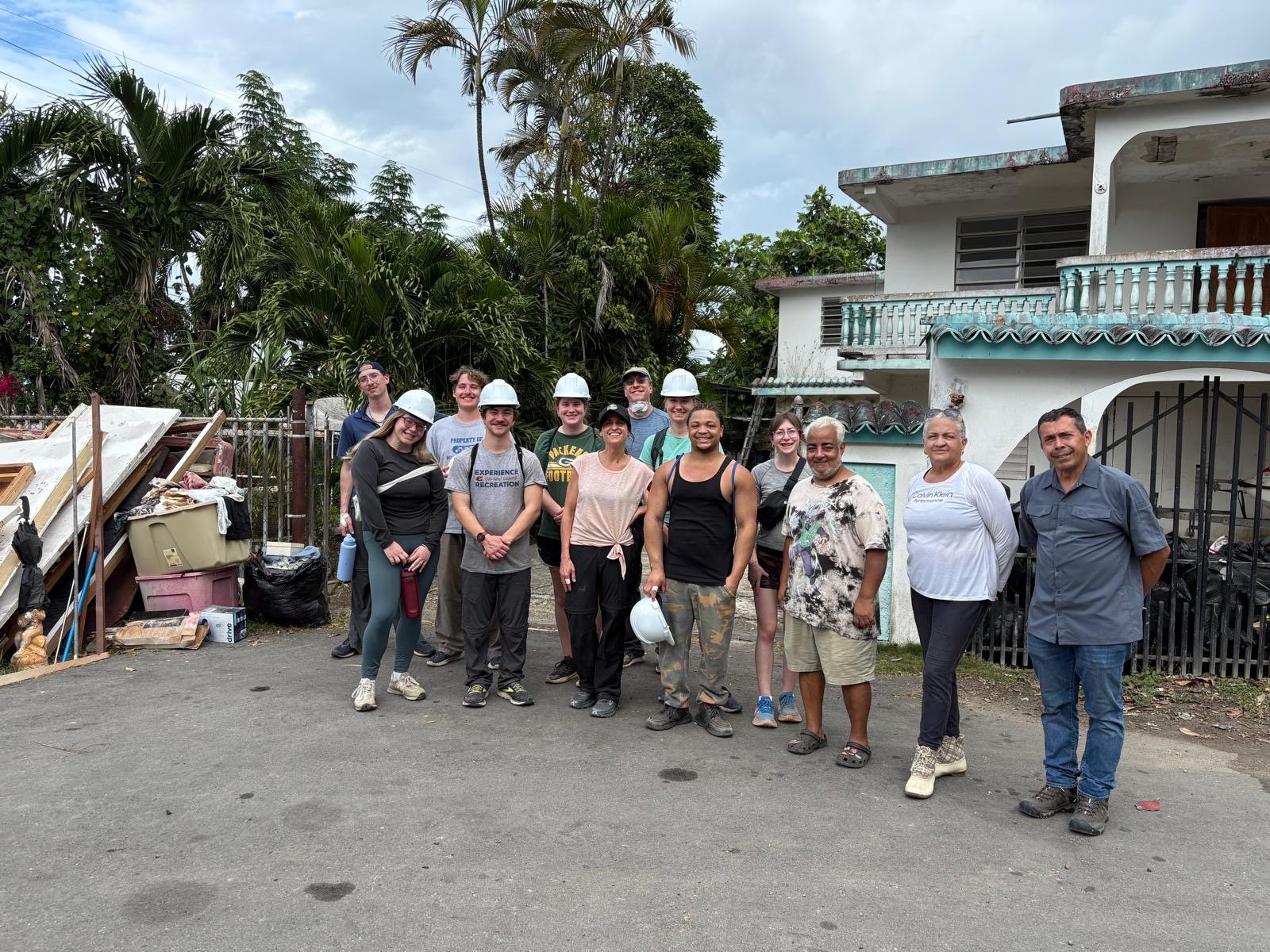 Home rebuilding Puerto Rico